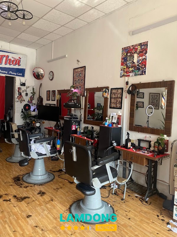 Tân Thời Barbershop – không gian tiệm