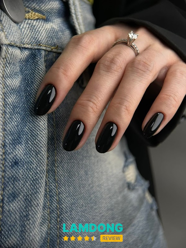 Thanh Thuỷ Đà Lạt - học nail mi makeup