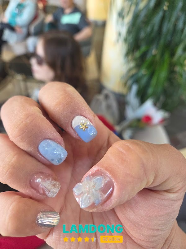 DEB nailroom - học nail làm giống mẫu