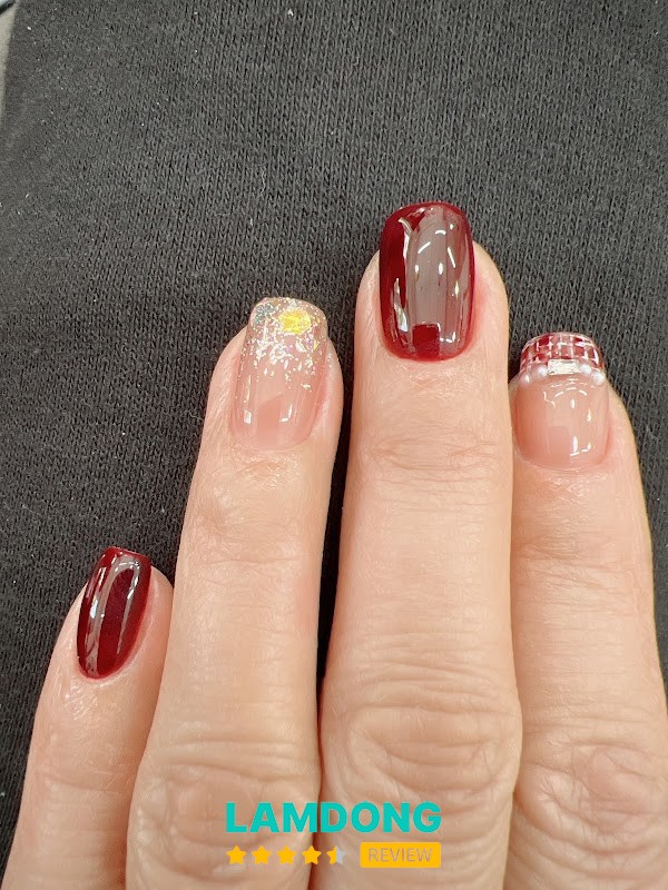 Sam's Nails Đà Lạt - học cắt da sơn móng kỹ