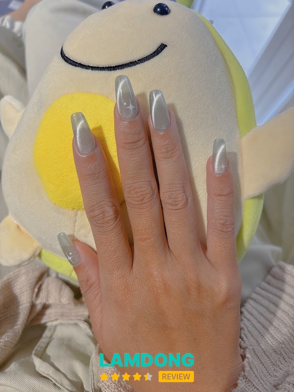 TIỆM DHT . NAILS - thực hành làm móng tỉ mỉ