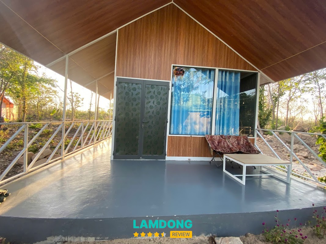 Suối Đá F-Glamping – hồ và cảnh quan
