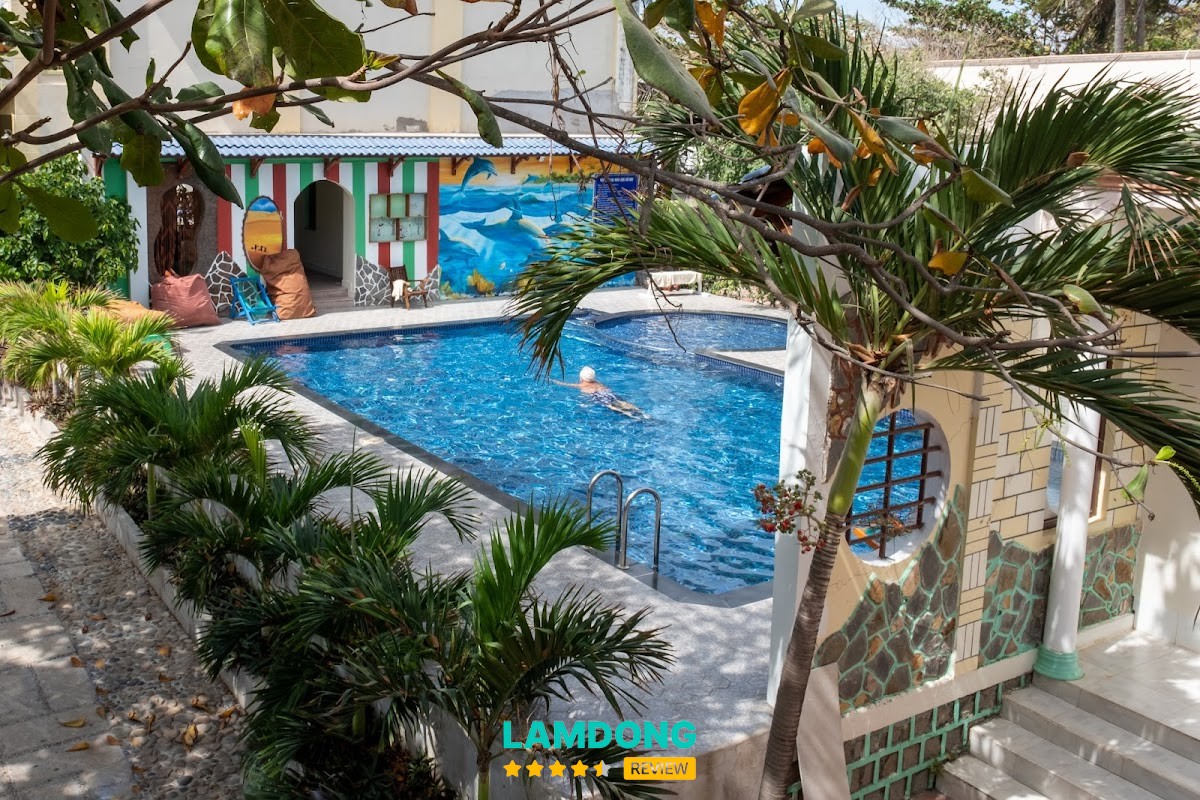 SUỐI NƯỚC RESORT – không gian sát biển