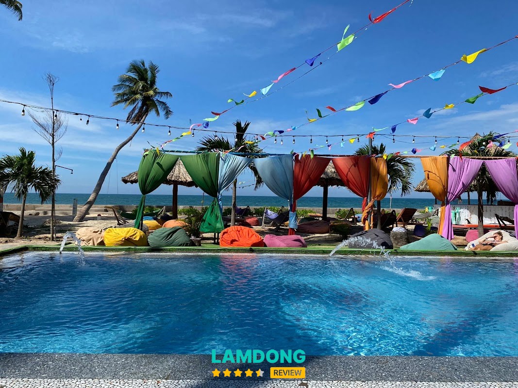 iHome Backpacker Resort – hồ bơi
