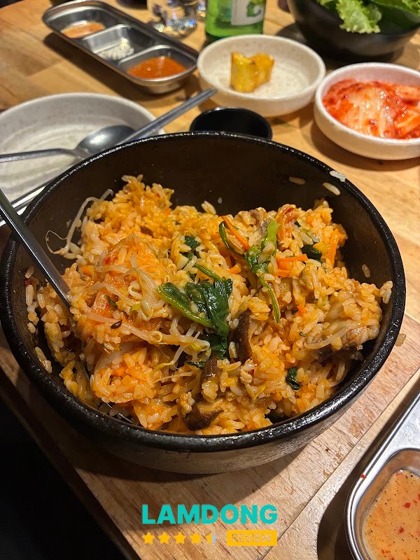 Fungi Chingu – panchan và thịt nướng
