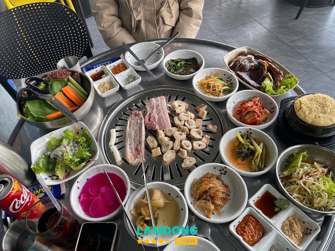 Tiệm Nướng Samwon Đà Lạt – panchan và nướng bàn