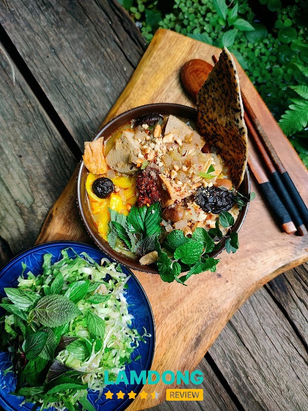 Ăn Chay Hông không gian như khu rừng nhỏ