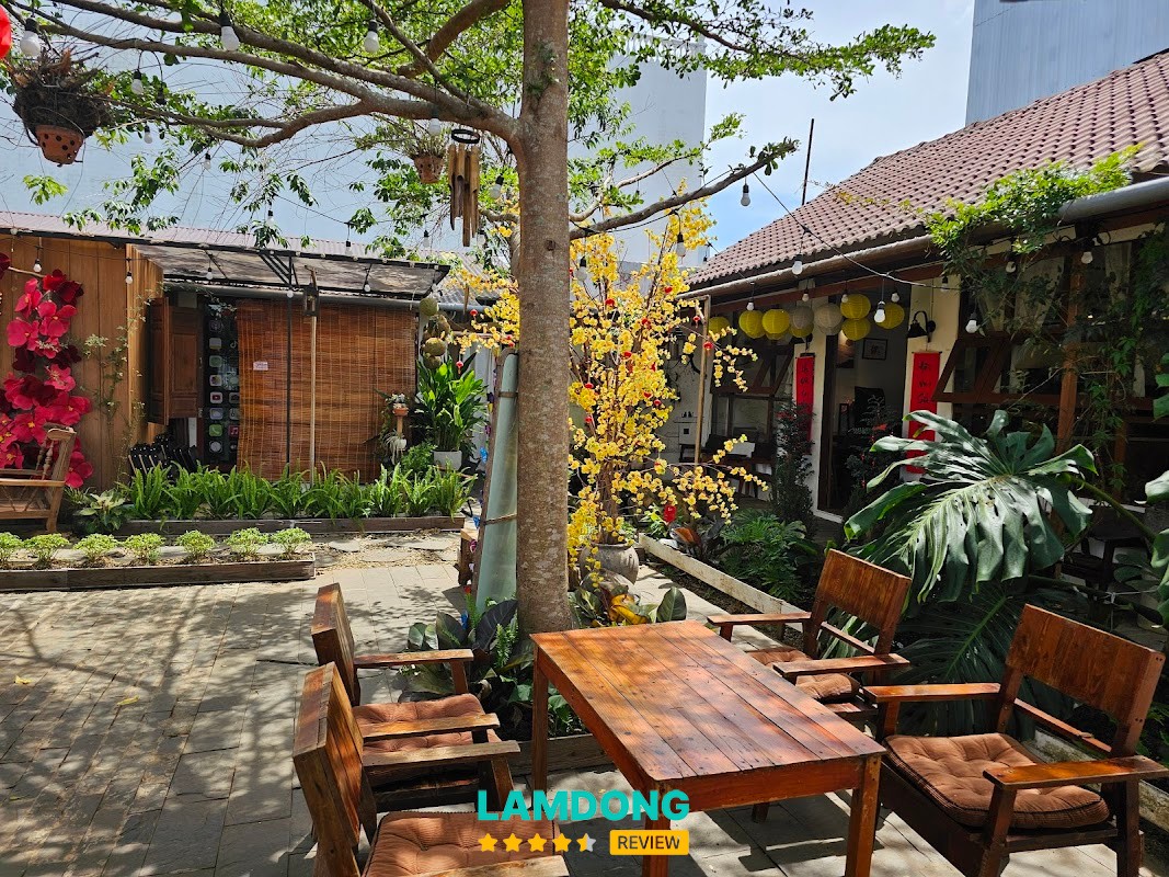 LeCii Cafeteria – Hẻm 159 Đường Hà Giang