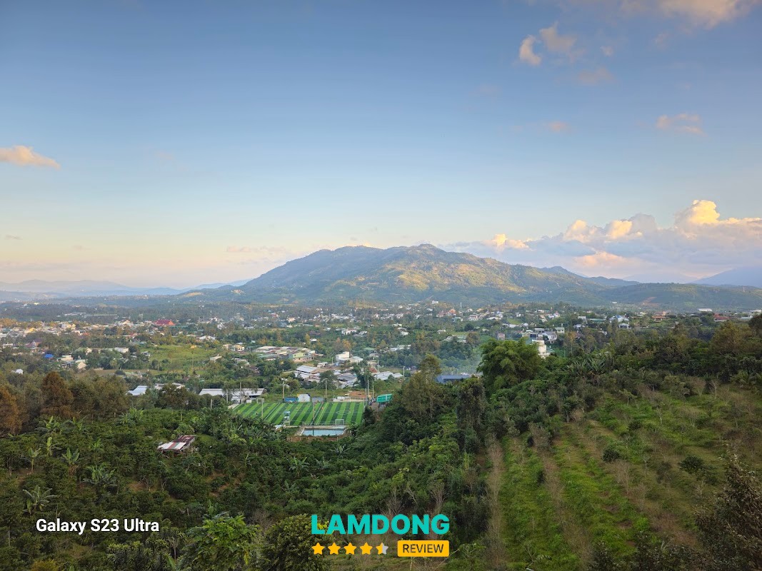 Mom Coffee_ Photobike the top view – view thung lũng