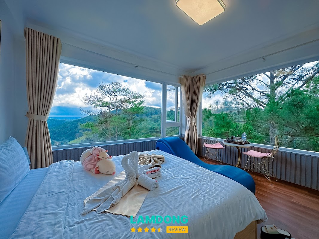 Kymi Villa Đà Lạt – phòng view đồi núi