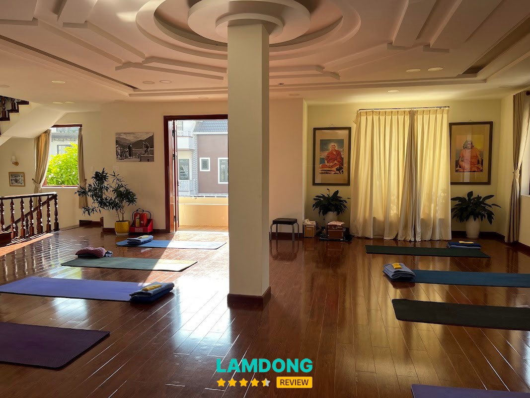 Sivananda Yoga Vedanta phòng tập