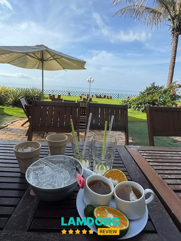 Ocean Coffee – không gian biển Phan Thiết