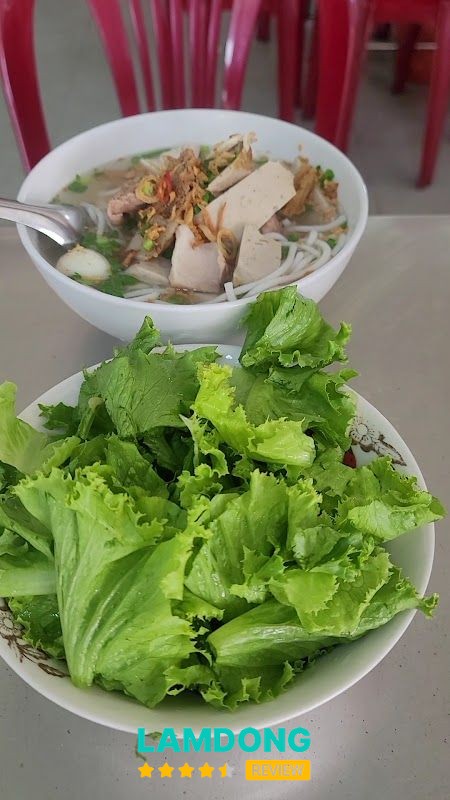 Tô bánh canh tại Bà Lý