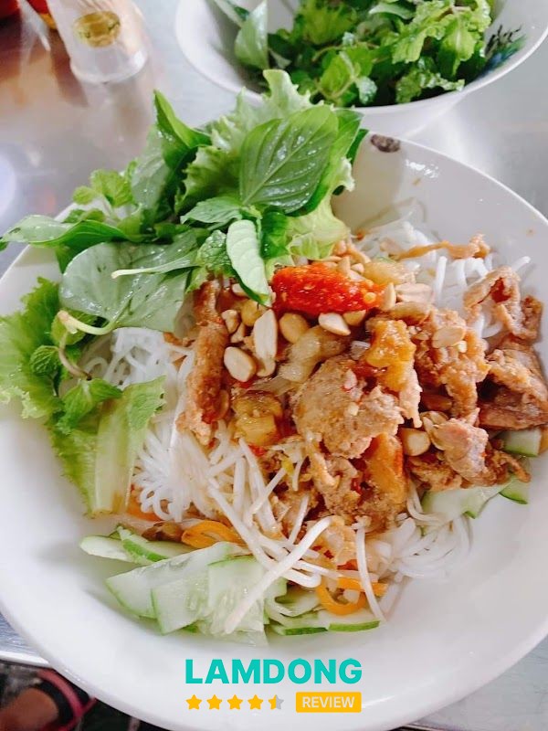 Không gian Bánh canh chả cá Cúc