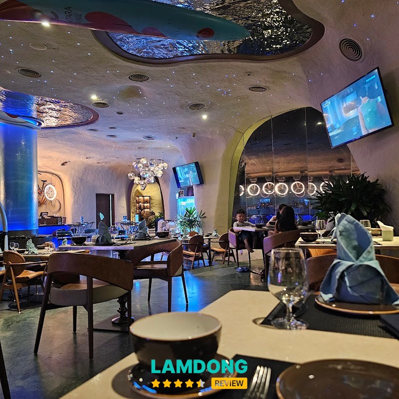 Poseidon Beer Club Mũi Né view biển