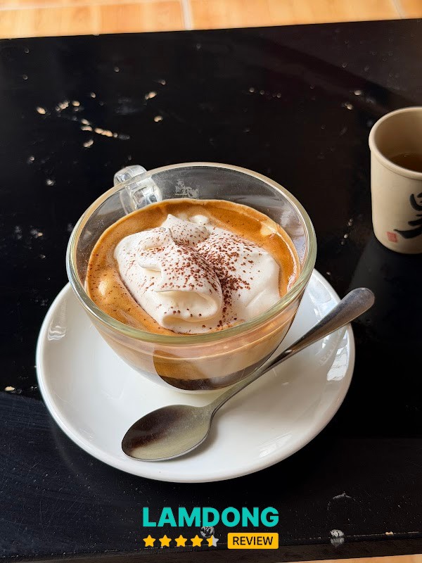 Coffee Trứng AXUKA – quán cà phê trứng Đà Lạt ngon
