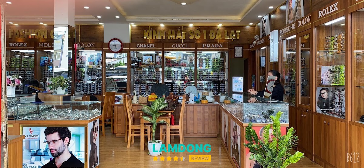 Cửa Hàng Kính Thuốc Số 1 Đà Lạt – không gian cửa hàng