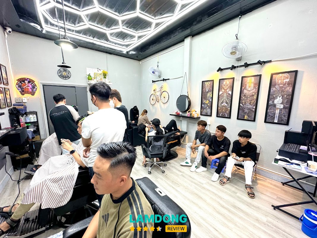 Tuấn Trần Barbershop – 325 Thủ Khoa Huân, Phú Thủy