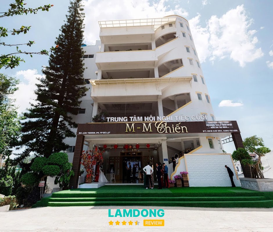 M-M Chiến không gian tiệc