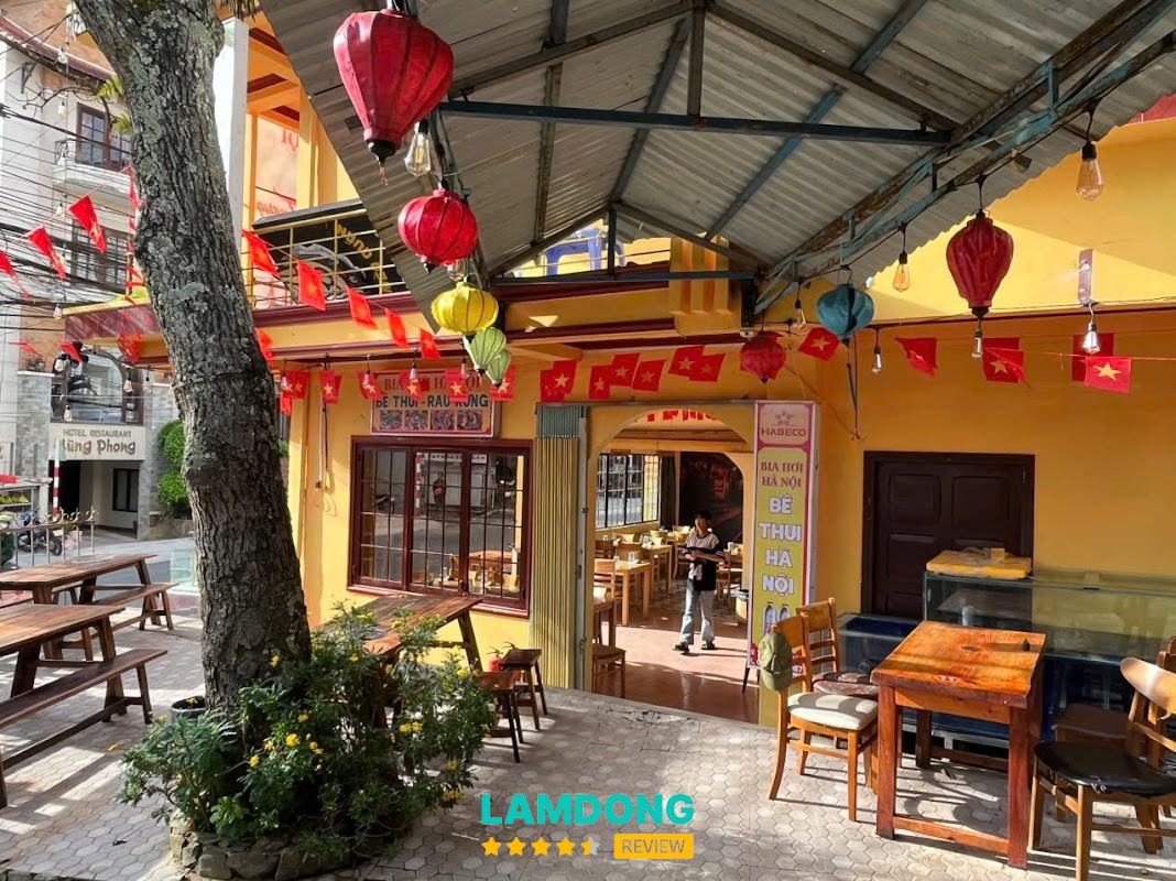 Bia hơi Hà Nội Local Quán – không gian sân vườn