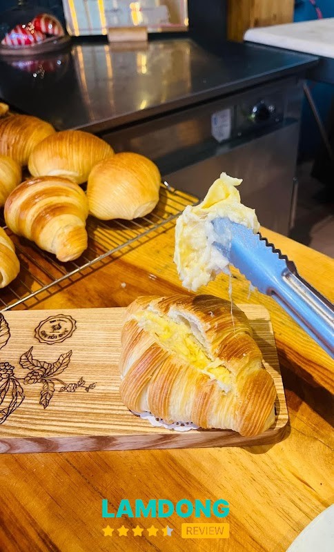 Cà phê Tỏi Đen – đồ uống và bánh ngọt