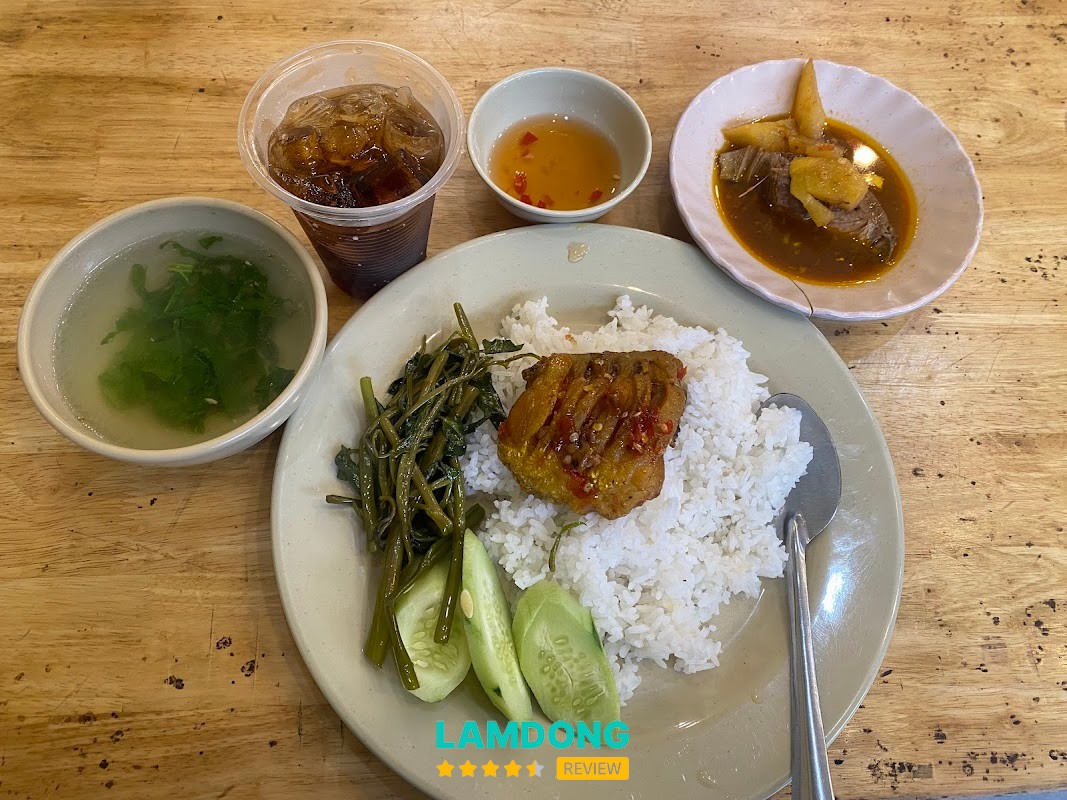 QUÁN ĂN LONG PHÁT – mì xào Đà Lạt ngon