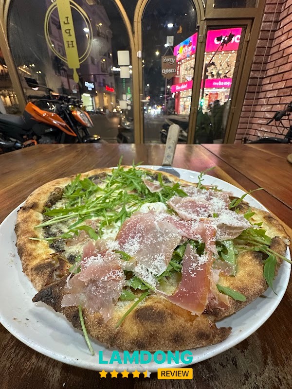 Lee’s Pizza House – quán pizza Đà Lạt view đẹp