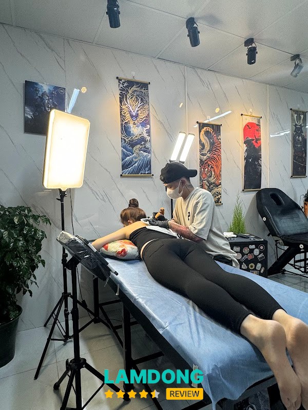 Tiệm Xăm Chữa Lành – không gian tiệm