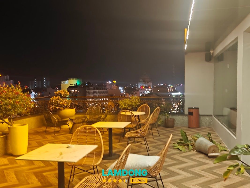 The Palms Lounge – lounge bar Phan Thiết