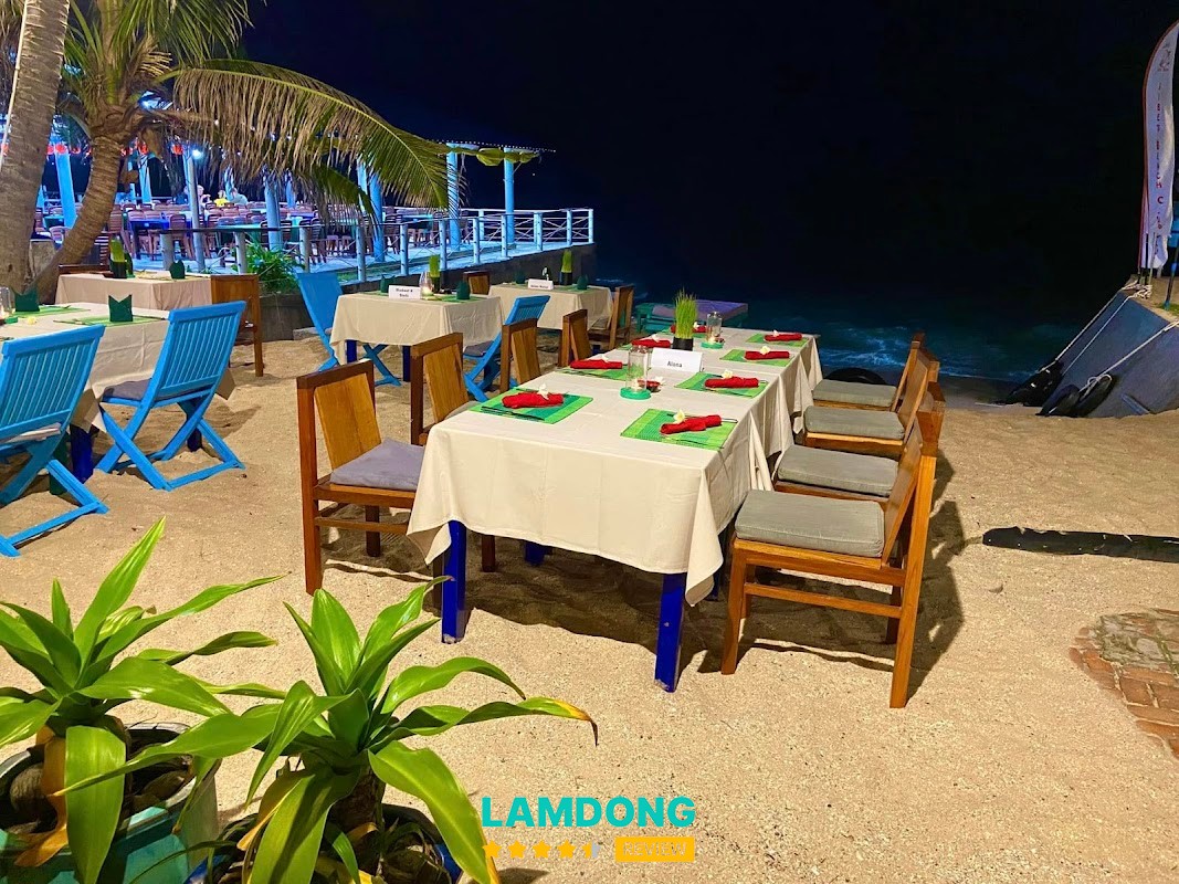 Jibe's Beach Club – view biển và thể thao nước