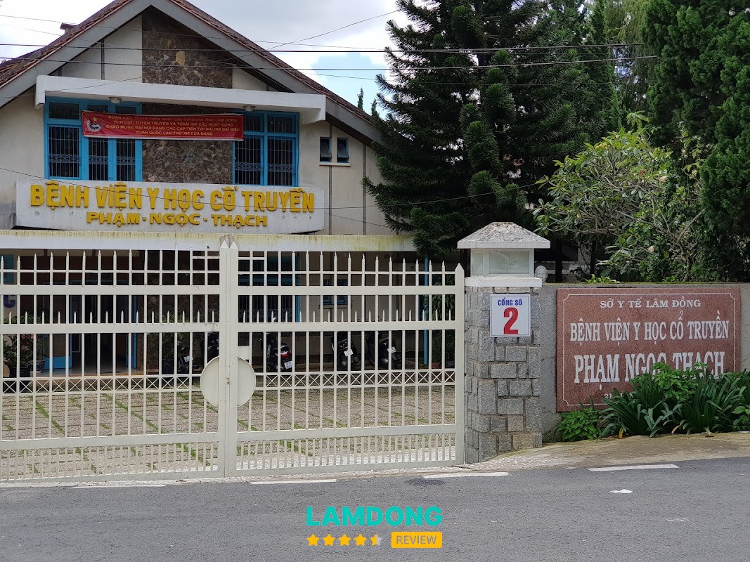 Khuôn viên bệnh viện y học cổ truyền tại Đà Lạt