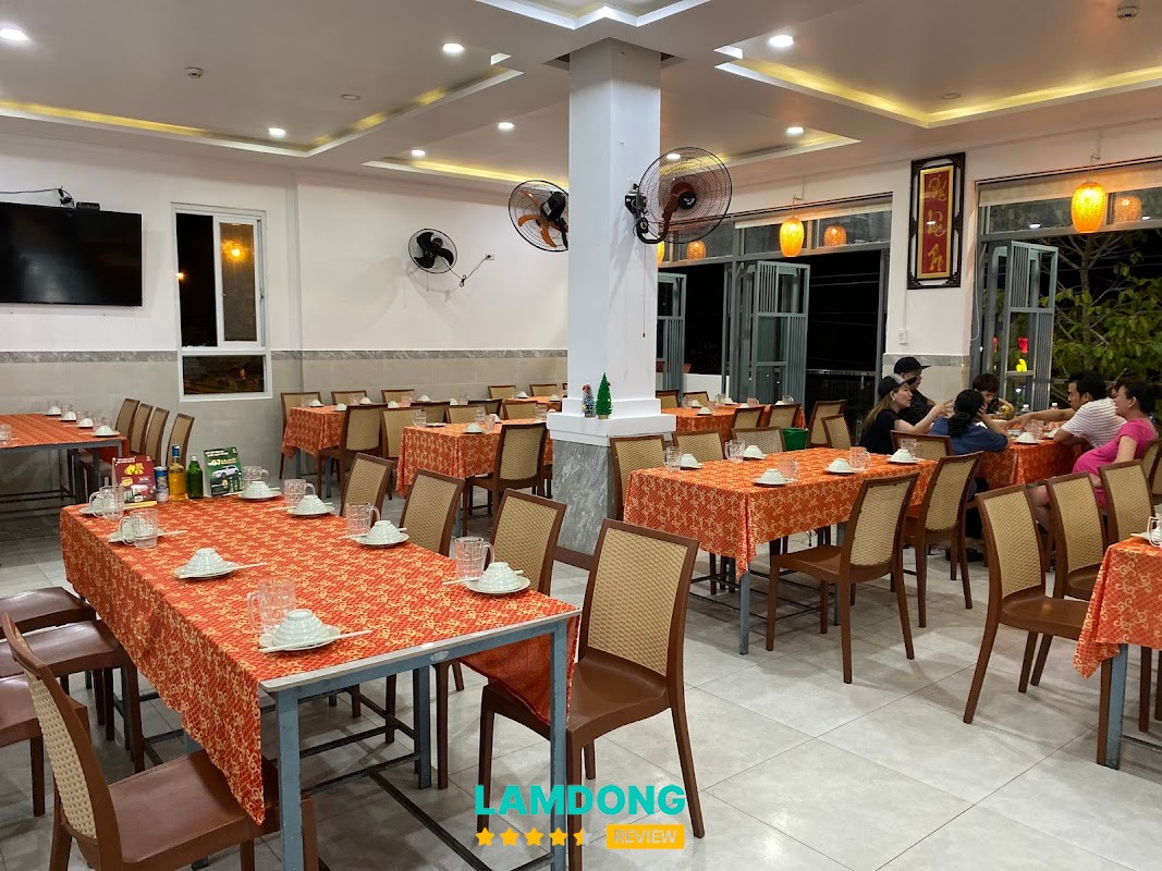 Hải Sản Tươi Sống Năm Loan