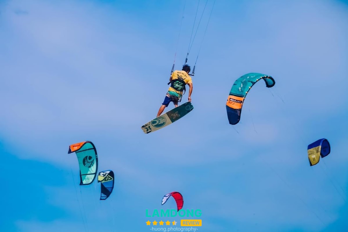 Mui Ne Bay Kite School