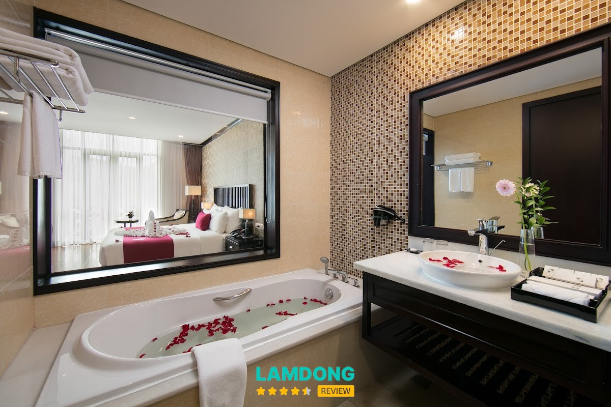 Swiss-Belresort Tuyen Lam Dalat – khách sạn view đồi thông