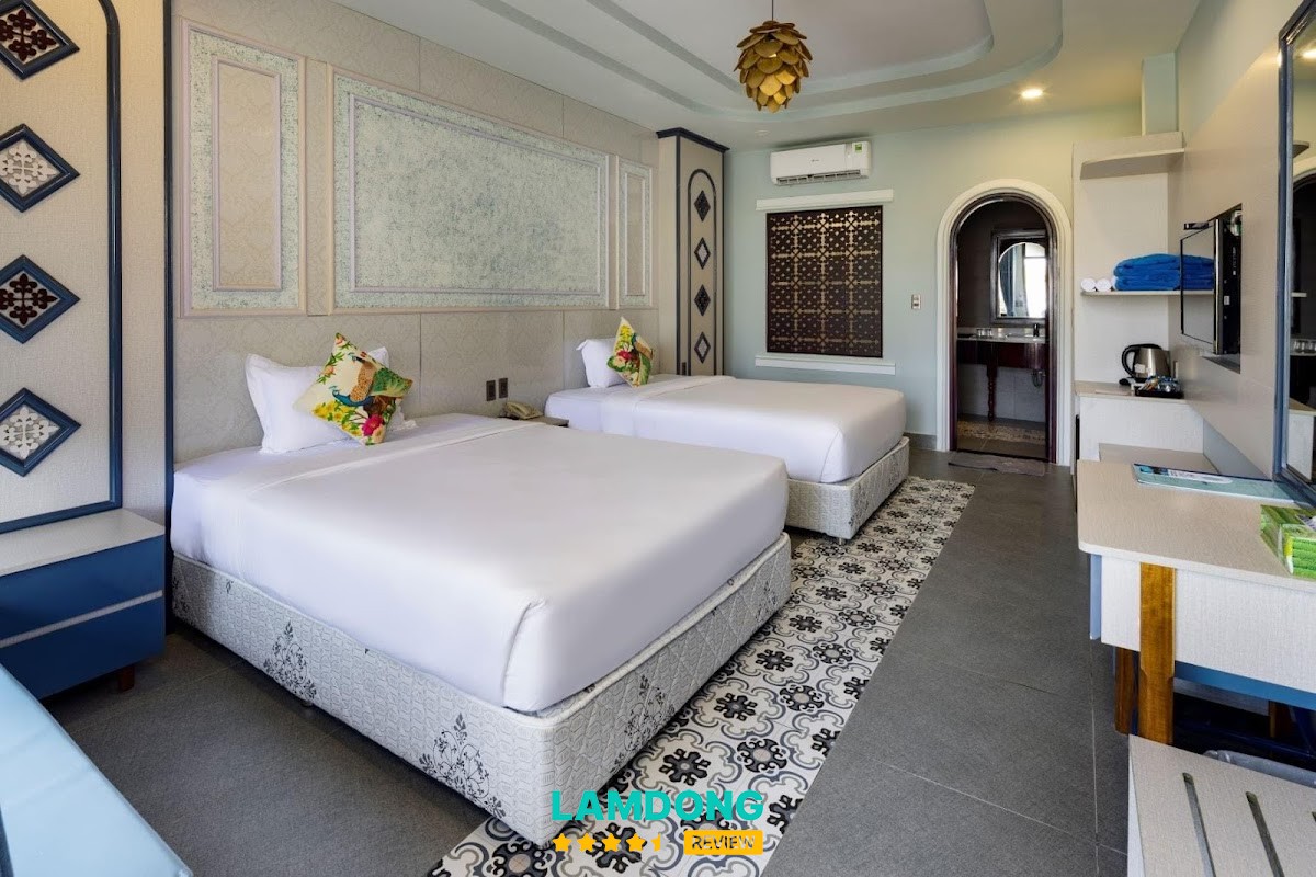 Le VIVA Resort hồ bơi sát biển