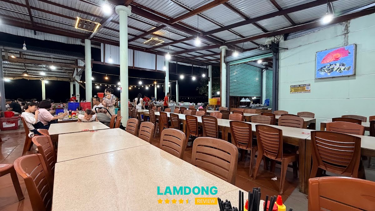 Bờ kè mr Crab Cơ Sở 2 – hải sản tươi