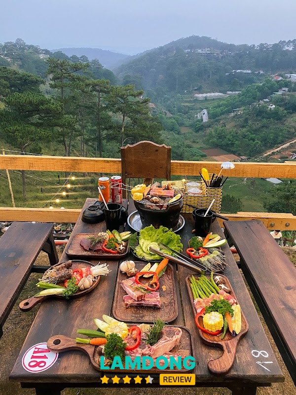 Tiệm nướng Thương Thương view ban đêm