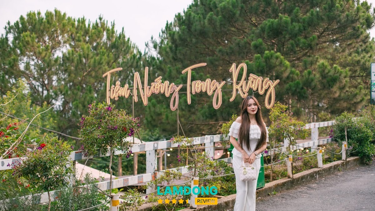 tiệm nướng trong rừng không gian Đà Lạt