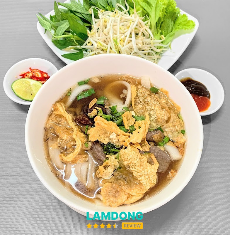 QUÁN HOÀNG NHI – món mì quảng chay