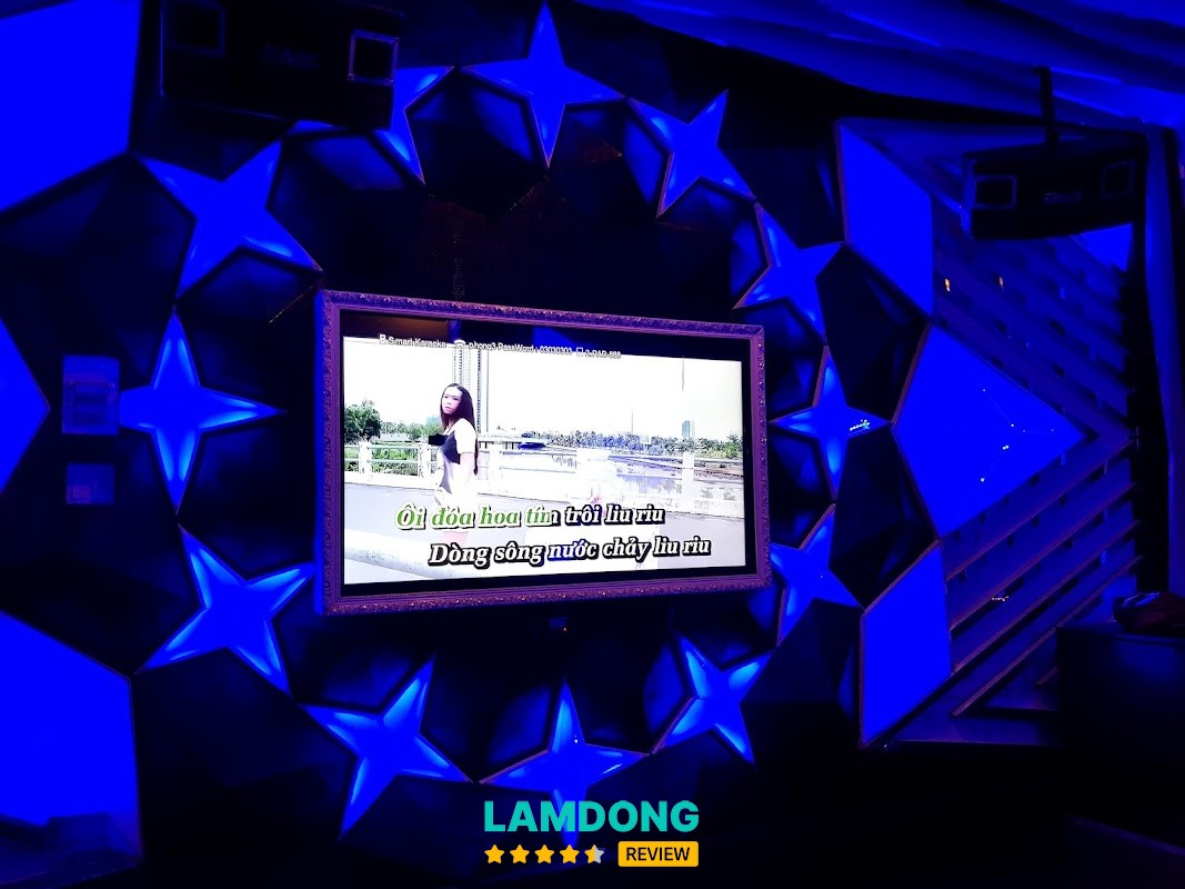 Karaoke Nine – phòng hát rộng