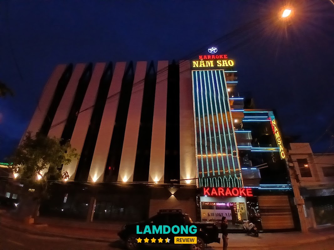 Karaoke Năm Sao – phòng sang trọng
