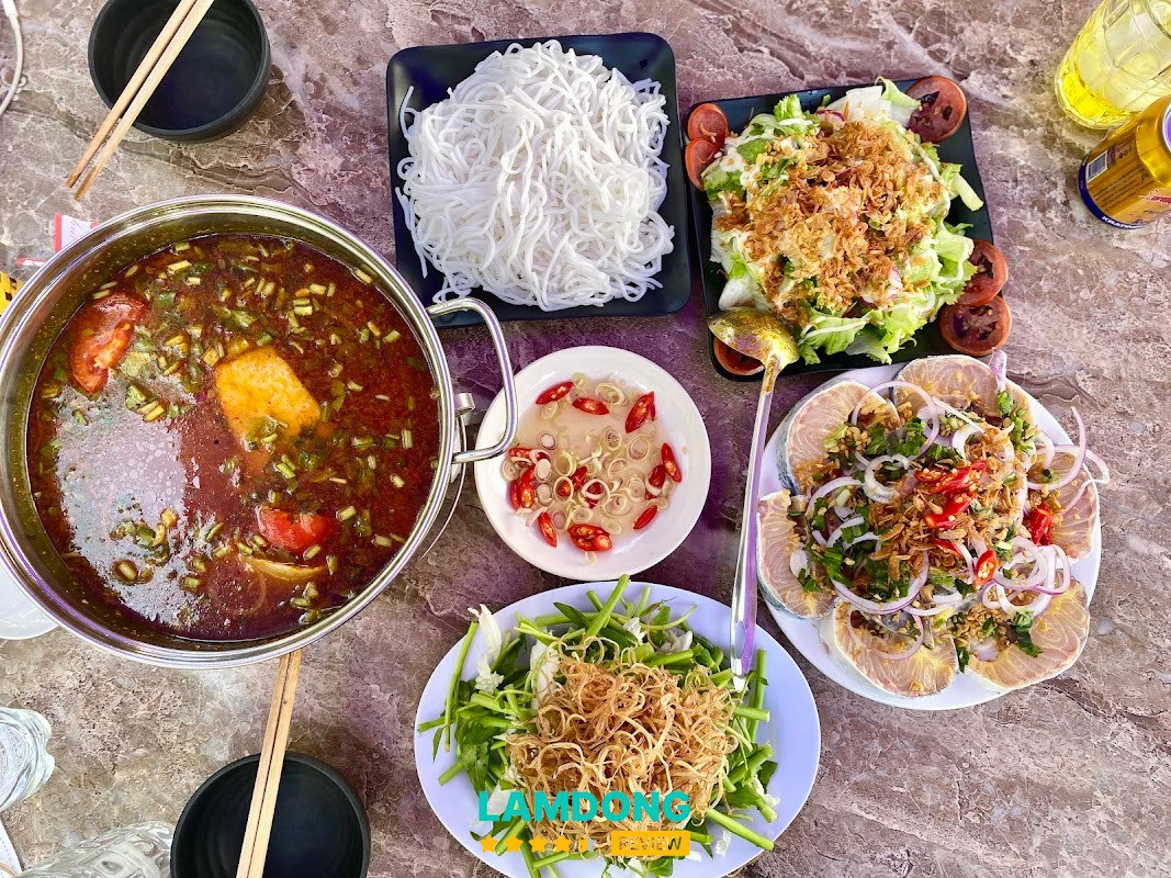 QUÁN ĂN TÀI – lẩu cá tầm và nướng