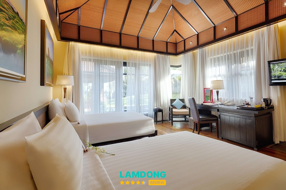 Anantara Mũi Né hồ bơi view biển