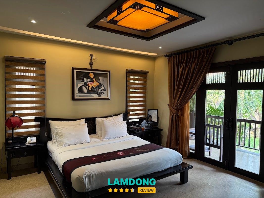 Lotus Village Resort hồ bơi