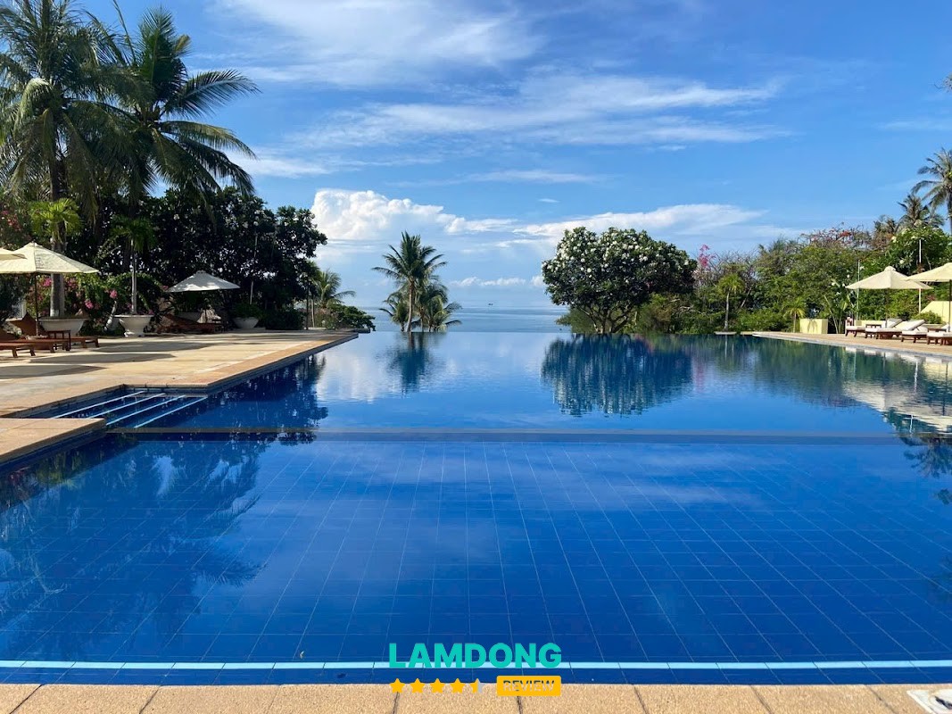 Victoria Phan Thiet Beach Resort & Spa – không gian biển