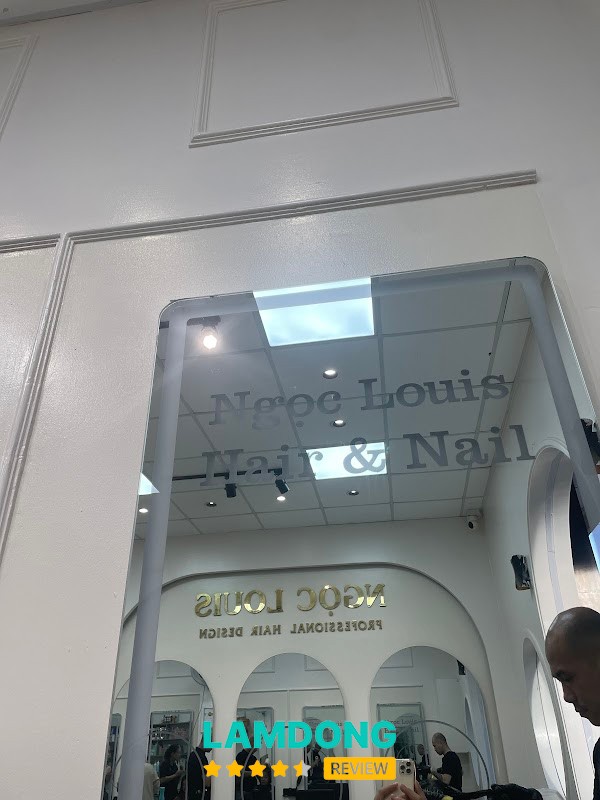 Ngọc Louis Hair & Nail – không gian salon