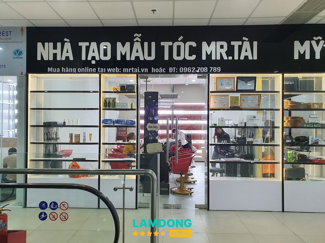 Nhà Tạo Mẫu Tóc - MR. Tài – không gian salon