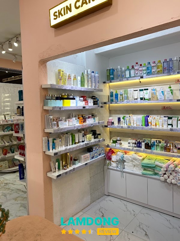 Mun Roses Cosmetics & Gifts – không gian trưng bày