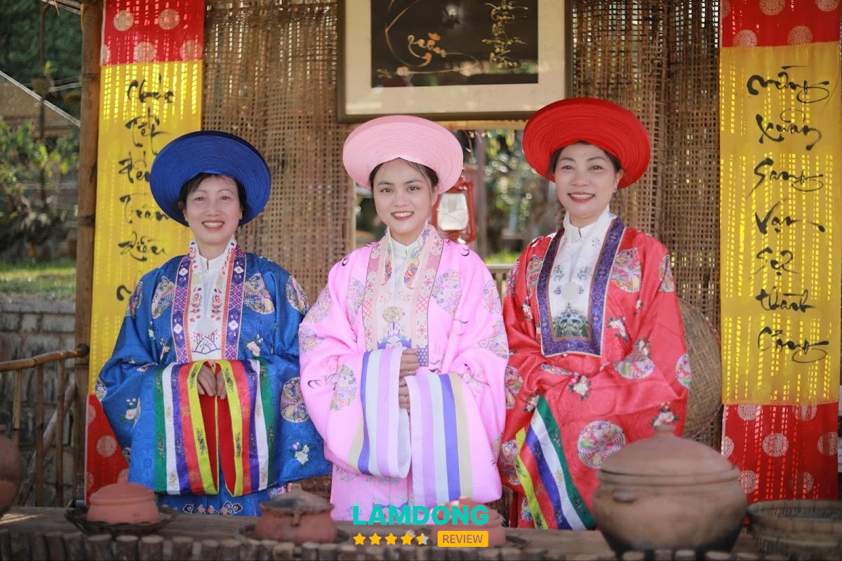 Gấm Hoa Studio – thuê trang phục chụp ảnh Đà Lạt