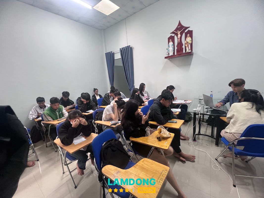 Cơ Sở Giảng Dạy Tiếng Anh MR.XUAN – không gian học